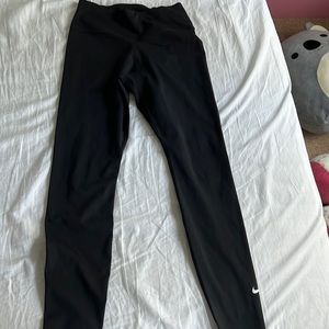 Black full length Nike athletic leggings